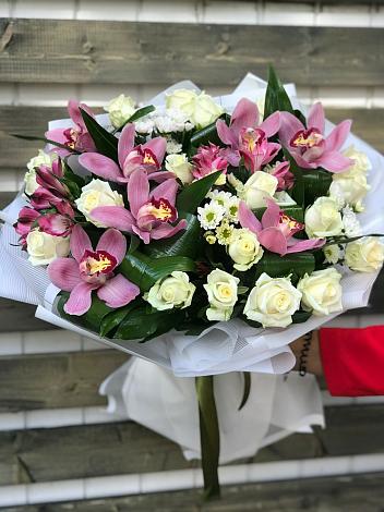 Букет цветов из: Розы и Хризантемы в Безводной